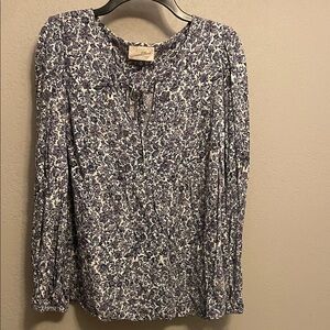 Universal Thread Blue and White Floral Blouse